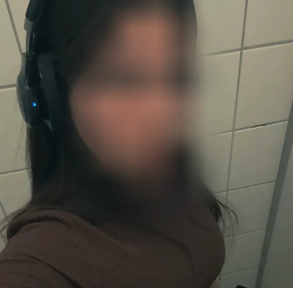 Denise, 25
