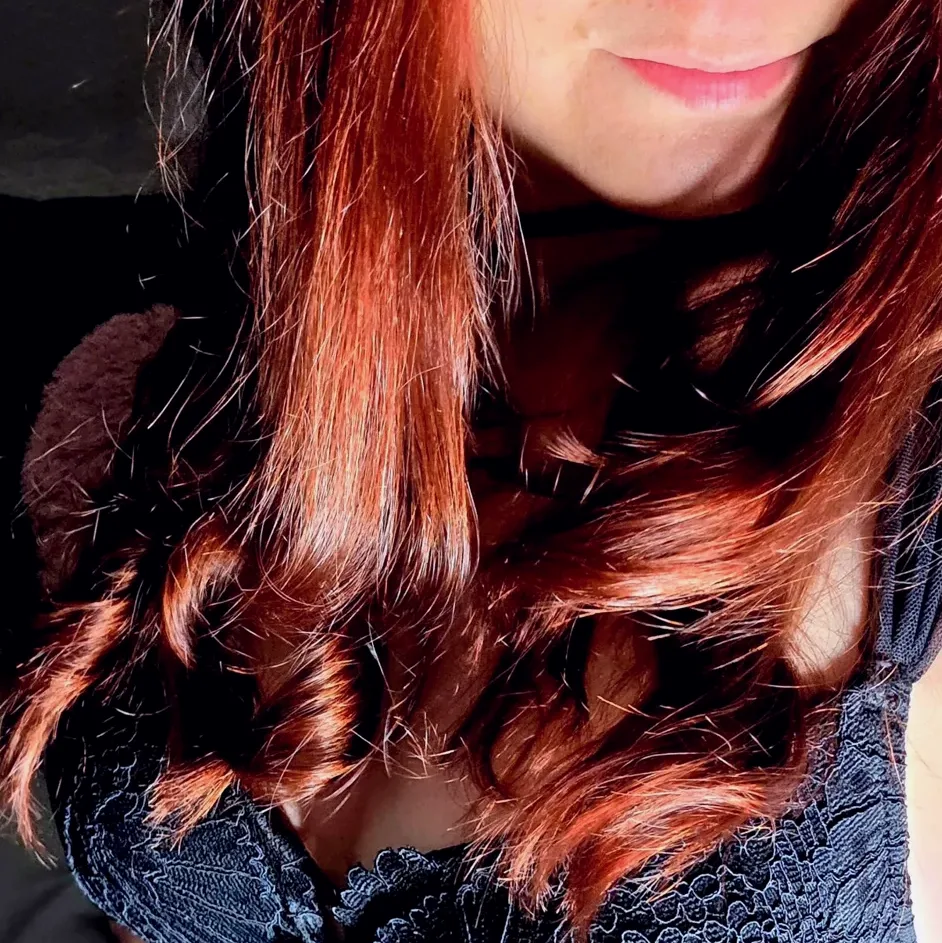 Kira, 29