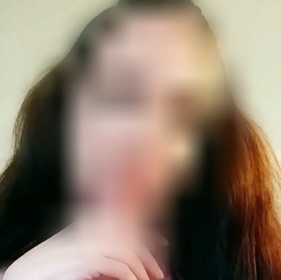 Mia, 26