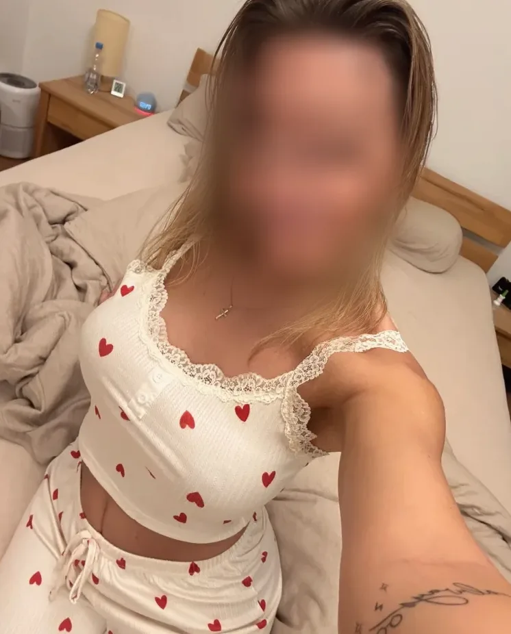 Rebecca, 36
