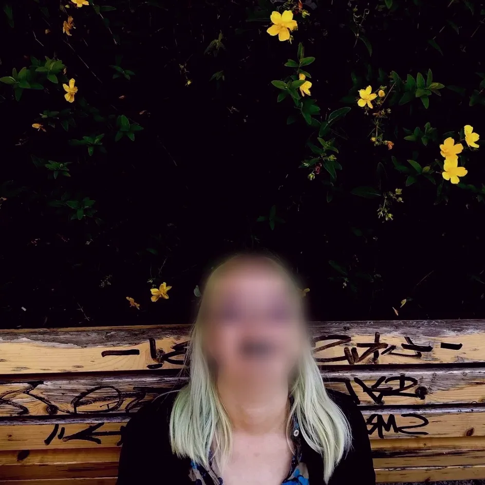 Romy, 19
