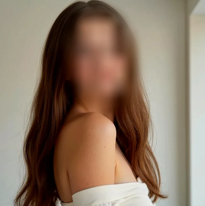 Sandra, 26