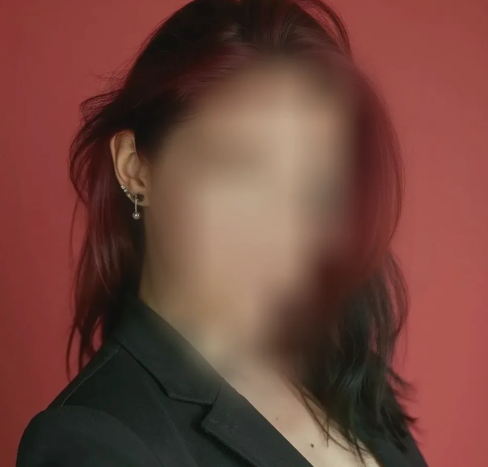 Vivien, 35