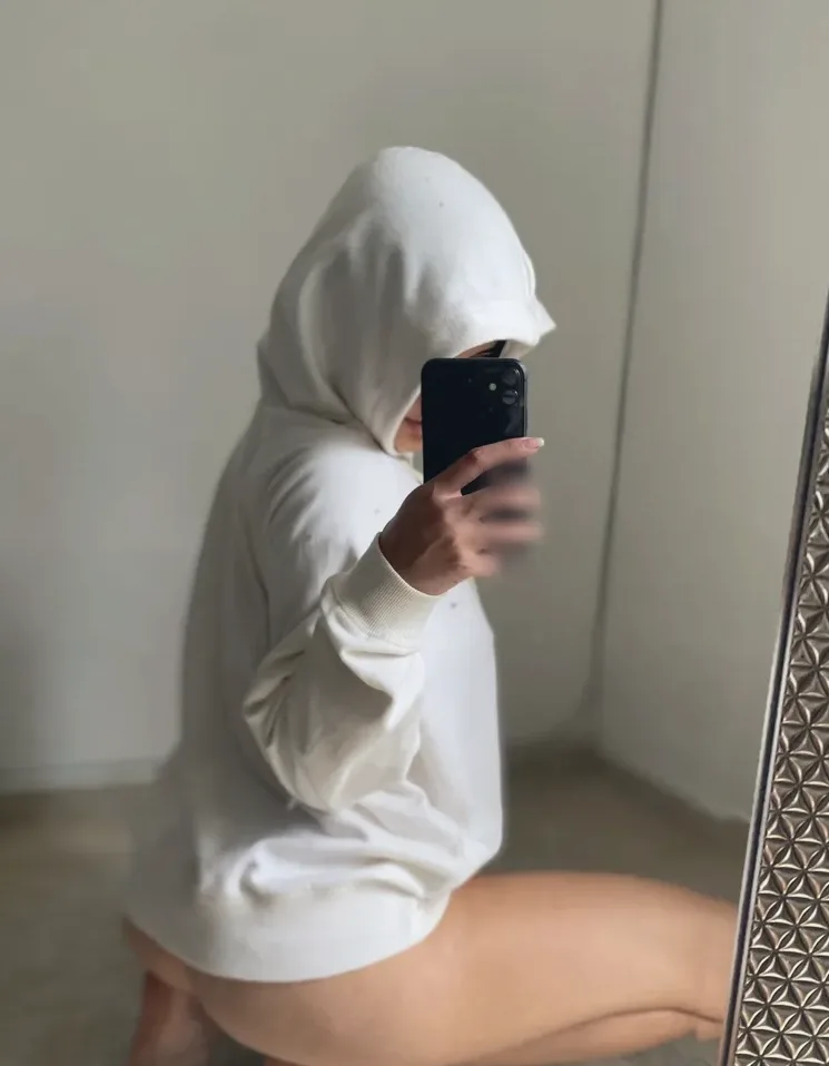 Yasmin, 23
